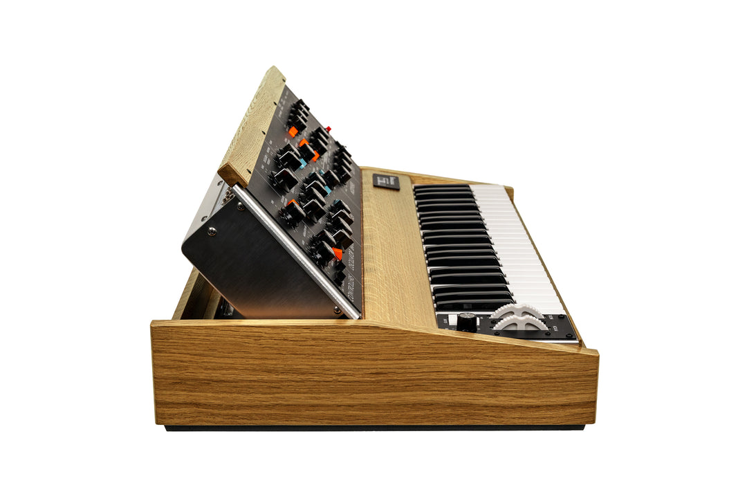 MOOG MINIMOOG MODEL D BOB MOOG TRIBUTE EDITION