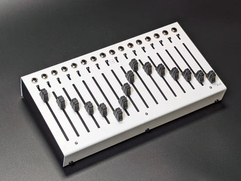 MICHIGAN SYNTH WORKS XVI DESKTOP SILVER