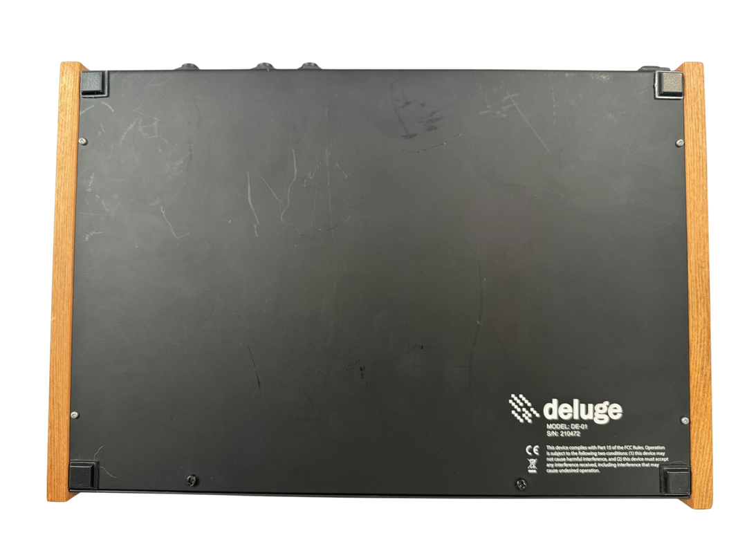 SYNTHSTROM DELUGE : USED