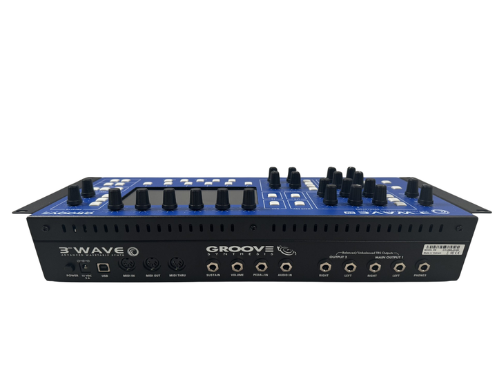 GROOVE SYNTHESIS 3RD WAVE 8M DESKTOP SYNTHESIZER : USED