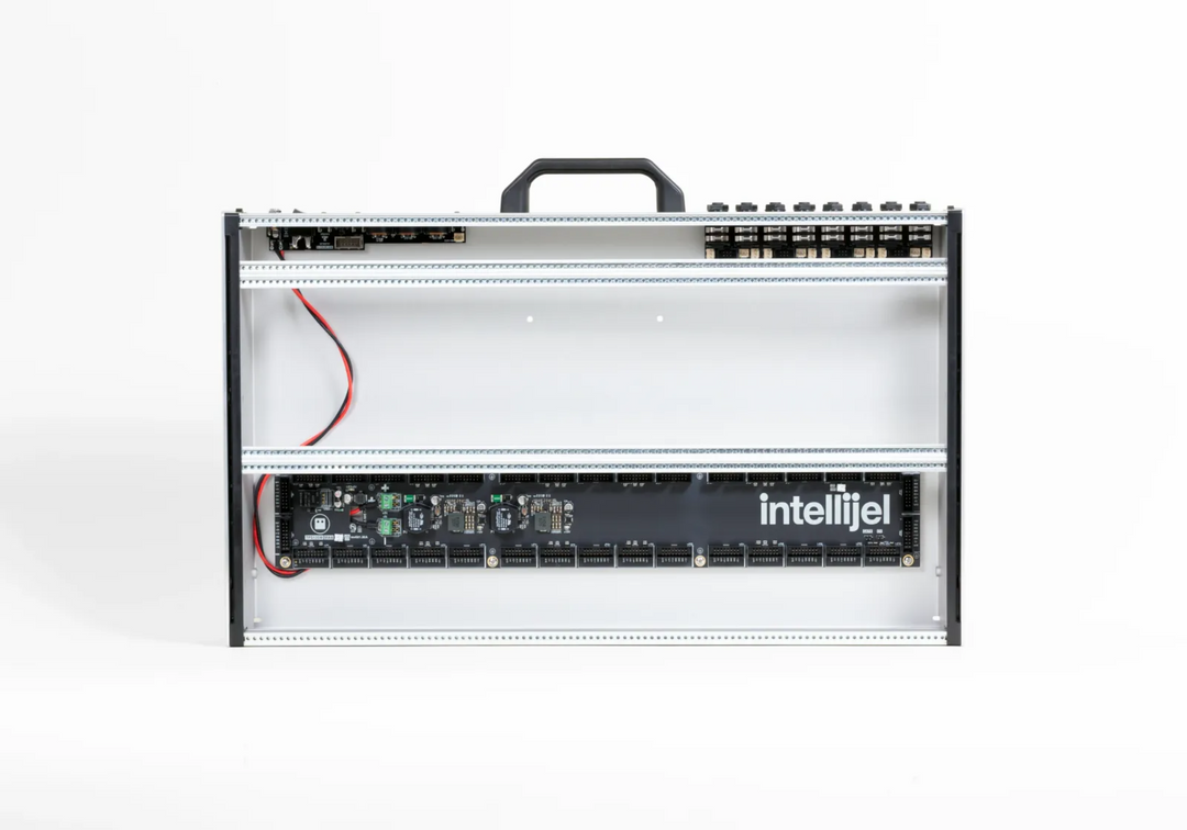 INTELLIJEL 7U 104 HP CASE WITH LID SILVER GEN2