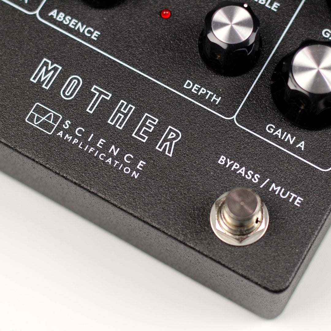 SCIENCE AMPLIFICATION MOTHER PREAMP PEDAL