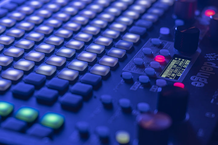 SYNTHSTROM DELUGE