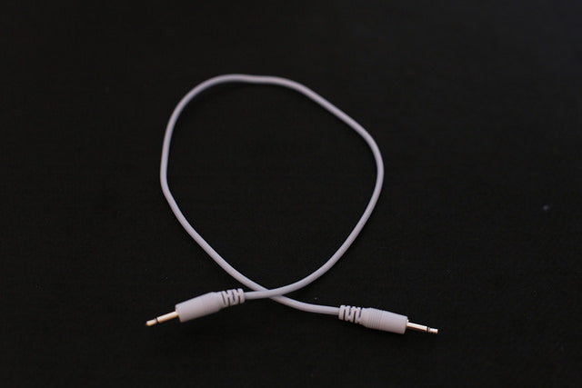 EXPERT SLEEPERS GLOW-IN-THE-DARK 3.5mm PATCH CABLE 300mm : BLUE