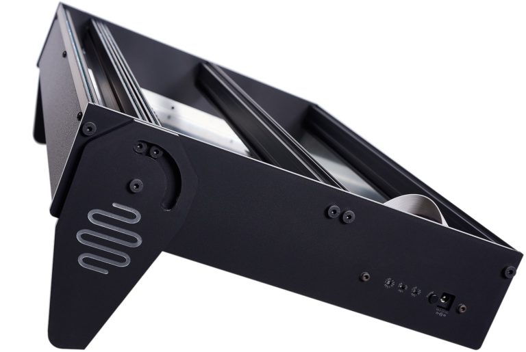 EOWAVE 7U 104HP BLACK CASE