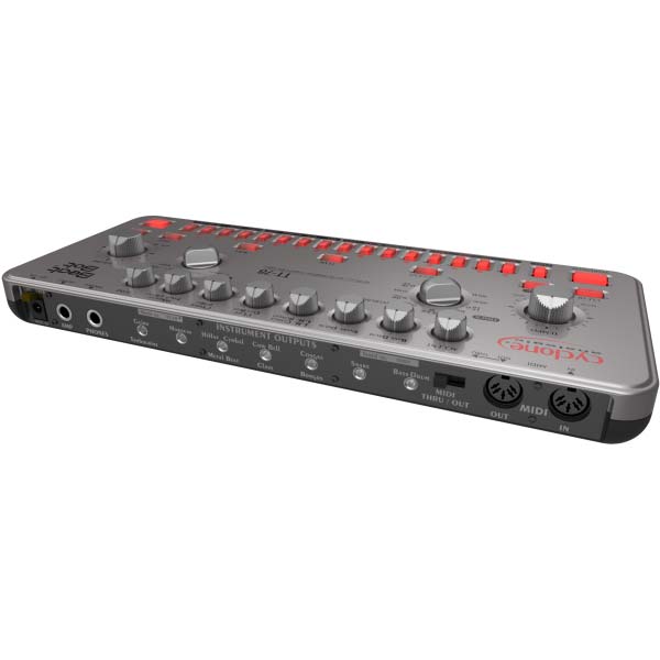CYCLONE ANALOGIC TT-78 BEAT BOT