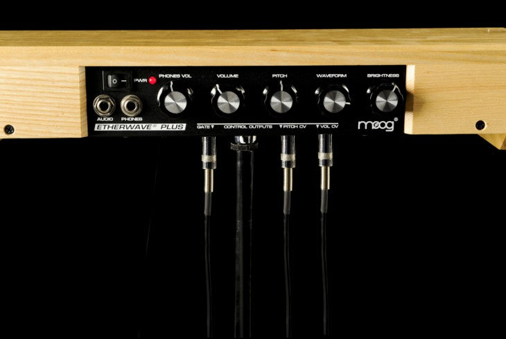 MOOG ETHERWAVE PLUS THEREMIN : DISCONTINUED