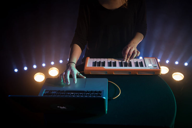 ARTURIA MICROLAB MIDI KEYBOARD : BLUE