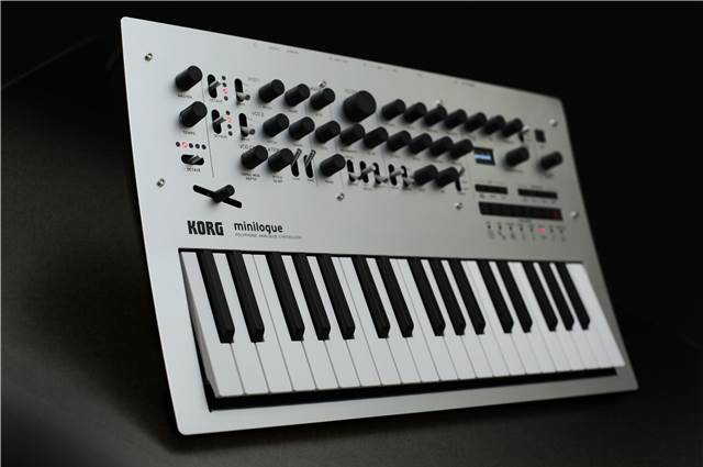 KORG MINILOGUE