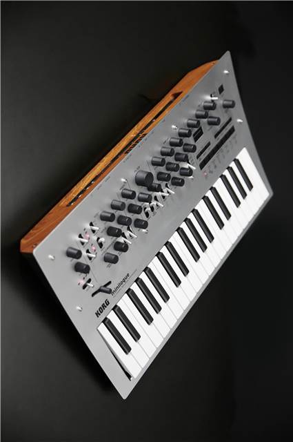 KORG MINILOGUE