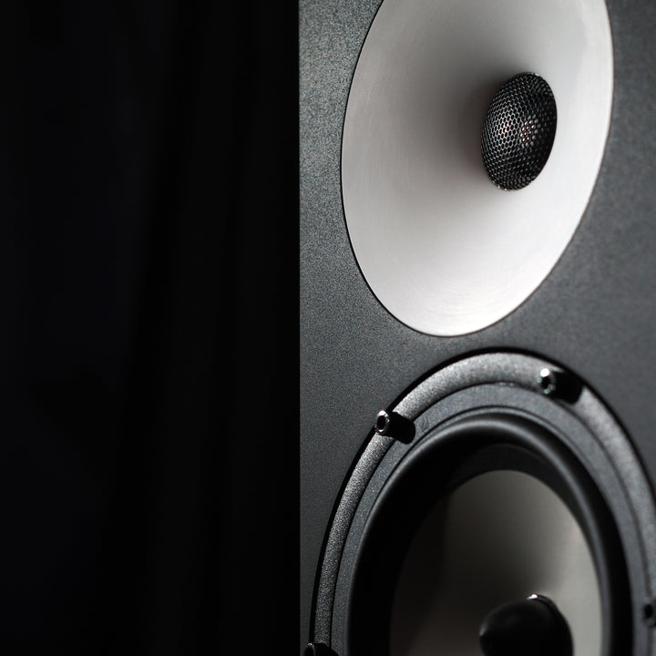 AMPHION ONE18 : SPECIAL ORDER